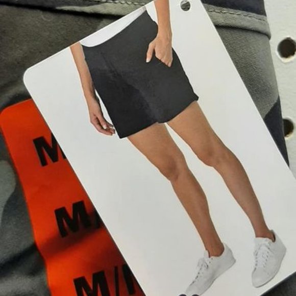 Tuff Athletics Ladies Camo Shorts ~ Size Med - Picture 1 of 3